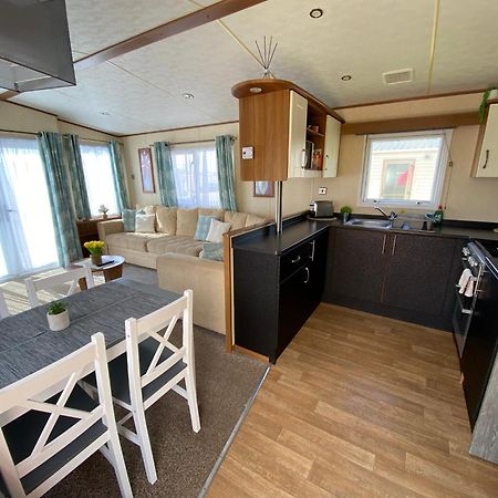 Rj Luxury Caravan Hire 2 With Hot Tub Villa Tattershall Exterior photo